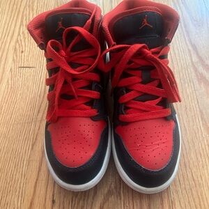 Jordan 1 Mids. Kids' Sneakers in Red and Black